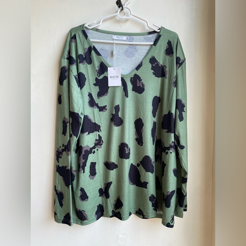 Haute Edition Woman XXXL Top Green Animal Print Casual Long Sleeve V Neck NEW